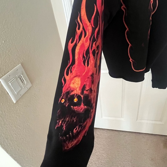 VLONE™
MADE IN THE UNTED STATES OF VLONE hoodie - Picture 3 of 10